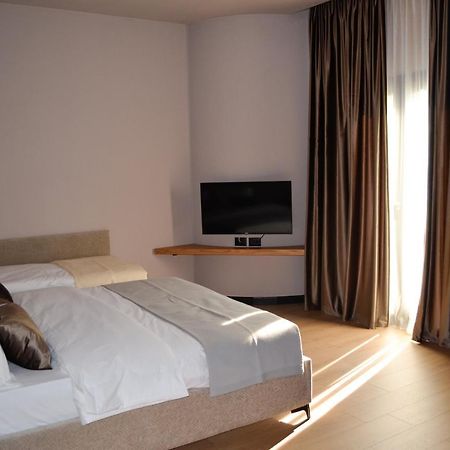 N'Peze Hotel Tirana Exterior foto