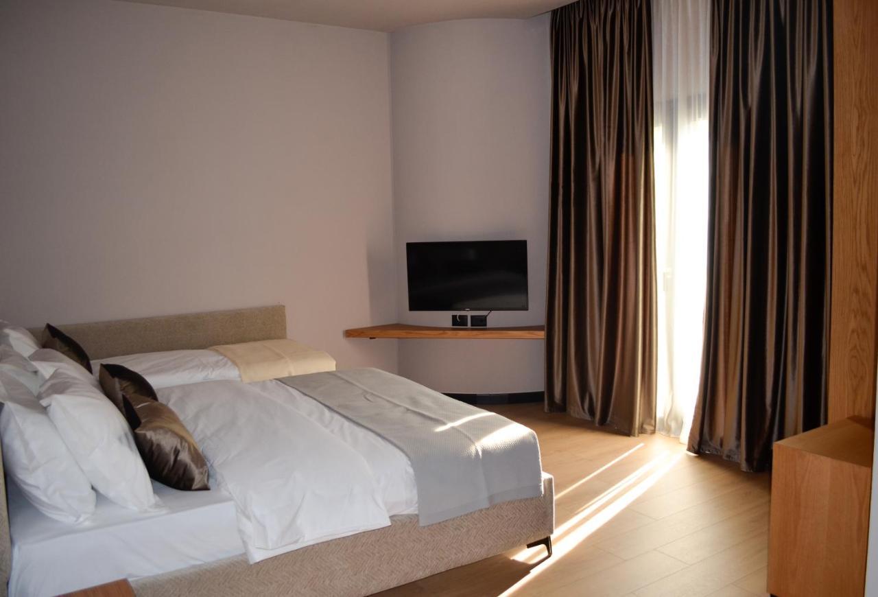 N'Peze Hotel Tirana Exterior foto